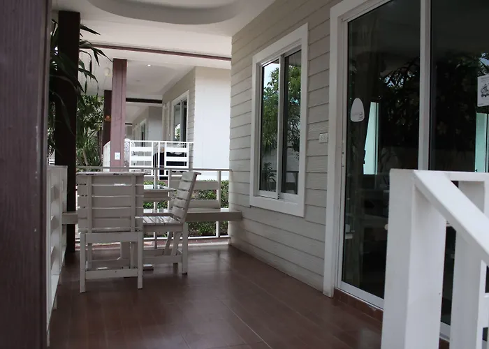 Bee Orchid Pool Villa Ko Lan